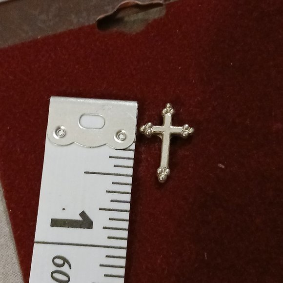 NEW! Beautiful Cross Pin - Picture 9 of 9